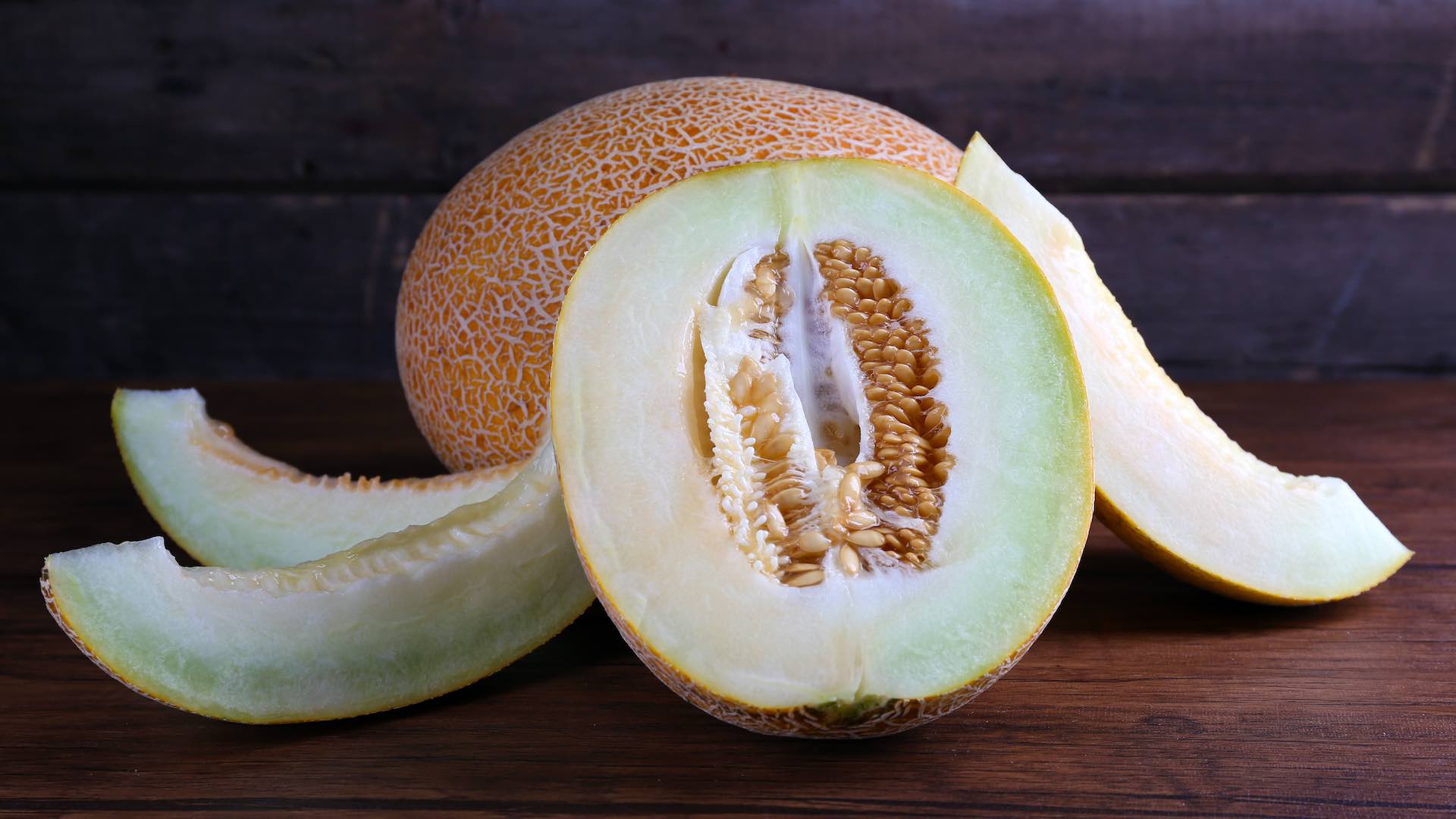 U.S. health authorities issue alert over salmonella-tainted cantaloupes